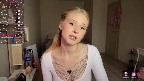 sweetie Lisa3 online show from September 14, 3:21 pm