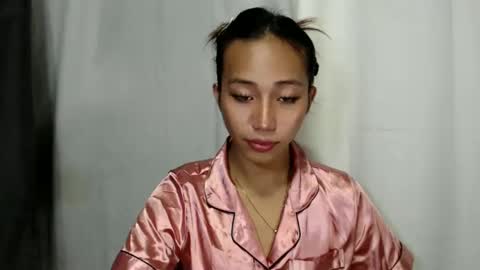 Snapshot of sweetiie_caren chatting on February 19, 9:58 pm CAREN online show from February 19, 9:58 pm