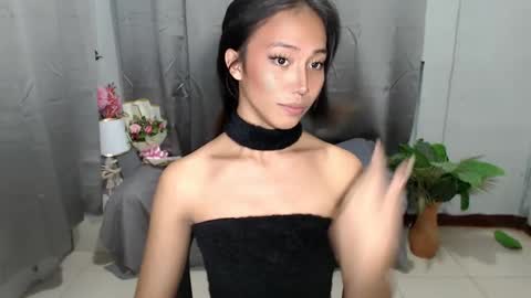 Snapshot of sweetiie_caren chatting on February 16, 9:26 am CAREN online show from February 16, 9:26 am