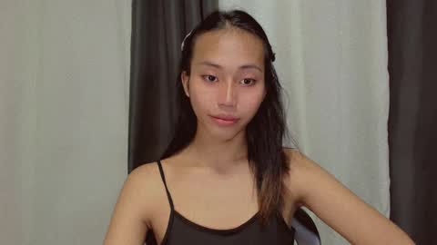 Snapshot of sweetiie_caren chatting on January 18, 1:30 am CAREN online show from January 18, 1:30 am