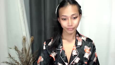 Snapshot of sweetiie_caren chatting on January 18, 11:00 pm CAREN online show from January 18, 11:00 pm