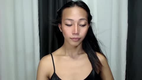 Snapshot of sweetiie_caren chatting on January 17, 12:31 am CAREN online show from January 17, 12:31 am