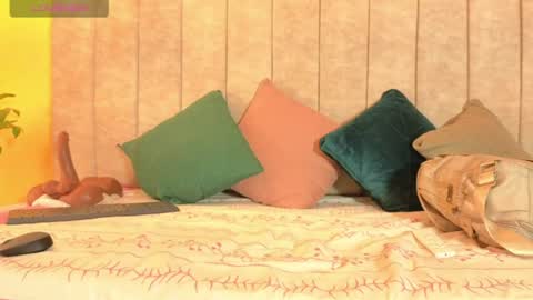 Isabel online show from July 7, 12:19 pm