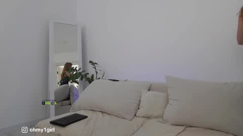 SweetKira1 online show from January 18, 7:59 am