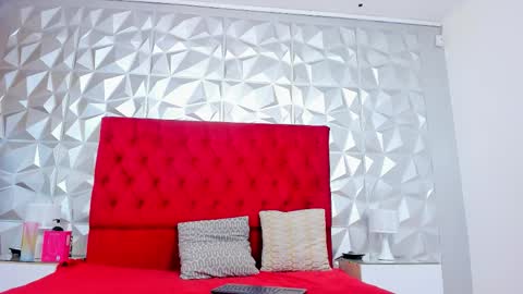 Lauren online show from January 8, 6:17 am