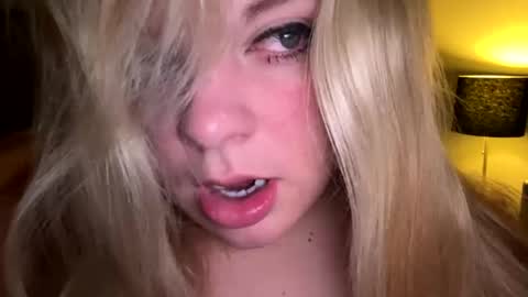 Lisa  online show from December 2, 3:52 am