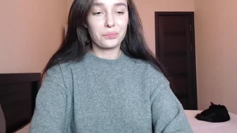 Mia online show from March 30, 1:54 pm