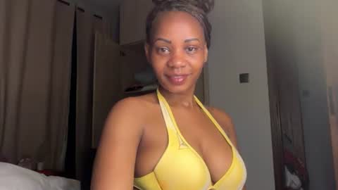 sweetnia754136 online show from July 12, 8:42 pm