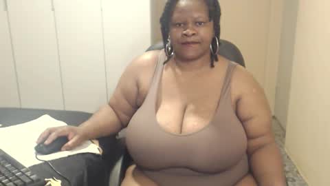 sweetnoziexxx online show from October 18, 6:16 am