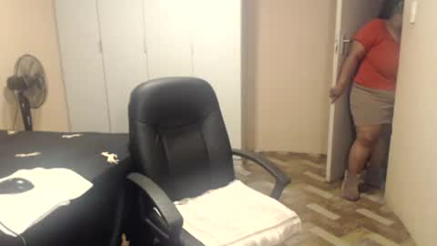 sweetnoziexxx online show from June 8, 5:30 am