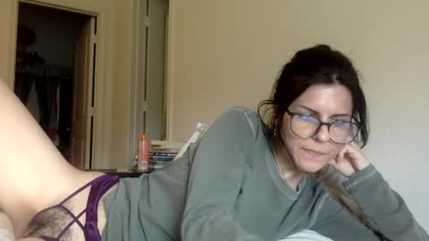 sweetriddance online show from December 13, 7:53 pm