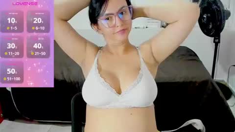 lili online show from August 3, 10:15 pm