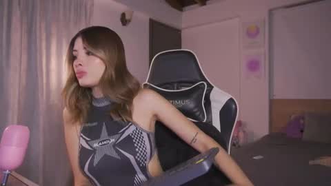 Cat independent model  online show from September 25, 2:21 am