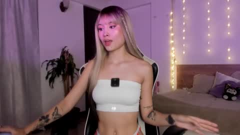 Cat independent model  online show from February 17, 4:20 am