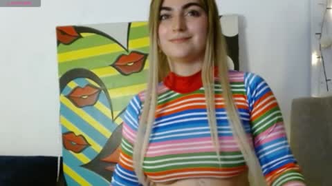 Snapshot of sweett_minionn chatting on January 7, 1:06 am IG valeen mo Vale My schedule Monday to Friday900 am - 300 pm online show from January 7, 1:06 am