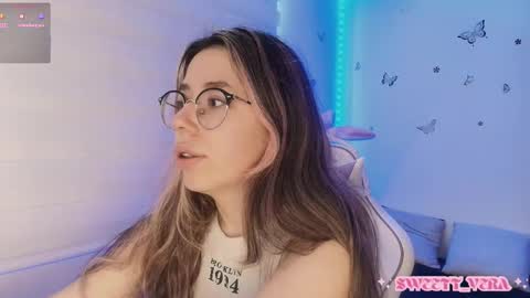 Veronica Independent Model online show from October 19, 12:40 pm