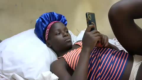 Snapshot of sweetvallerie chatting on February 13, 11:47 pm sweetvallerie online show from February 13, 11:47 pm