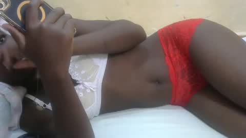 Snapshot of sweetvallerie chatting on March 2, 7:32 am sweetvallerie online show from March 2, 7:32 am