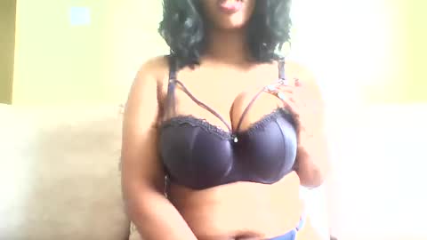 Vee online show from July 8, 11:12 am