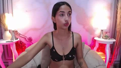 Snapshot of sweetylally chatting on September 23, 12:36 pm LAURA online show from September 23, 12:36 pm