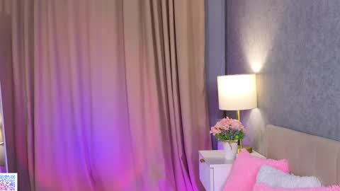 Molly online show from November 8, 5:18 pm