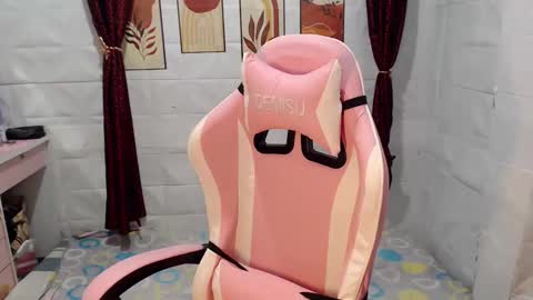 swt iya online show from December 17, 2:55 pm