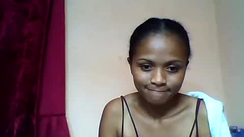 sylvaniah01 online show from May 29, 7:17 am