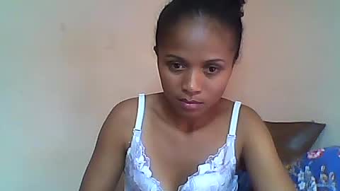 sylvaniah01 online show from May 26, 8:46 am