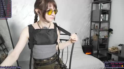 Sylvie online show from February 2, 2:32 am