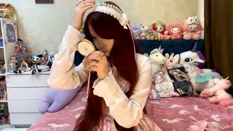 Eva   online show from May 26, 7:08 am