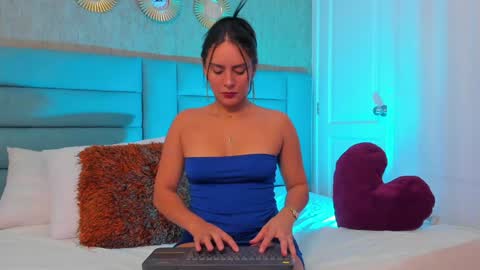   online show from December 31, 12:04 pm