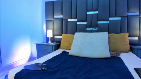 tali  online show from November 9, 8:05 pm