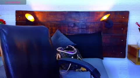    online show from December 18, 11:48 am