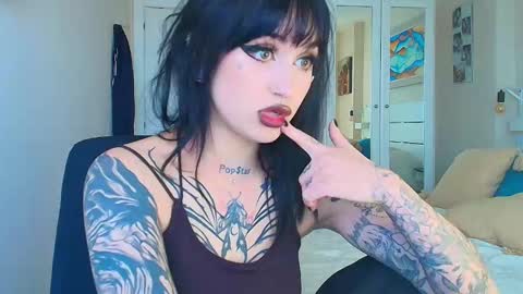 Cami 3 online show from March 18, 1:05 pm