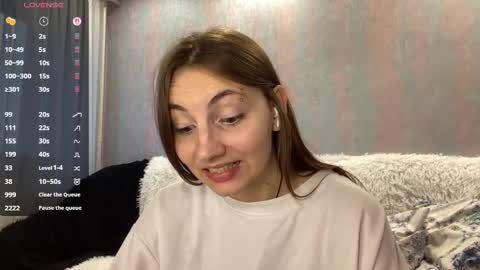 Alice online show from April 22, 4:04 pm