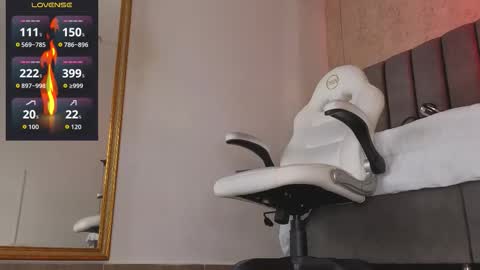 Tania Dias online show from March 21, 7:30 pm