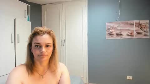 taniabonnet  online show from April 9, 1:05 pm