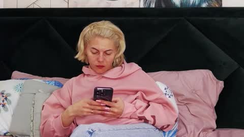 tanyaGrey online show from March 10, 6:50 am