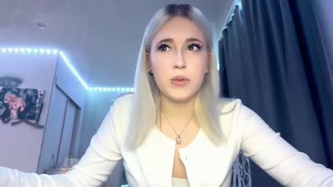 Lisa online show from November 12, 3:21 pm