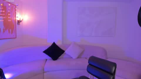 Tara Lawrence online show from November 12, 4:10 am