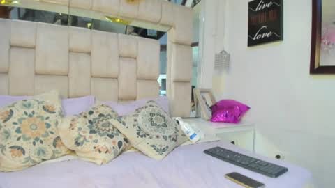 Tashi online show from July 28, 3:21 pm