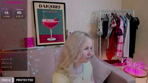 Snapshot of tasty__booty chatting on October 8, 3:33 am Ann online show from October 8, 3:33 am