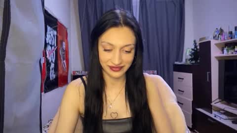 tatika_williams online show from December 17, 4:33 pm