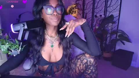 Tatted Queen online show from May 27, 7:22 pm