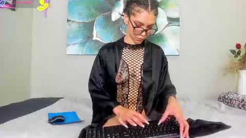 tattoedlexi_ online show from July 21, 8:48 am