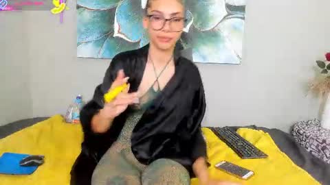 tattoedlexi_ online show from July 17, 7:13 am