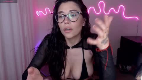 High Mami  online show from January 19, 5:03 am