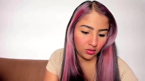 Tatiana Gomez online show from February 5, 8:39 am