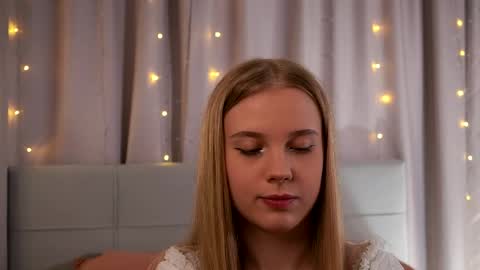 Taya online show from June 2, 6:42 pm