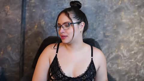 Teylor  Kim online show from October 4, 7:29 pm